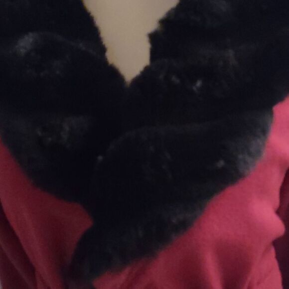 Le Moda Size M Red Fleece Classic Jacket Belted Black Faux Fur Collar, Pockets - Picture 2 of 8